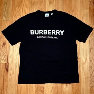 Burberry Runway Logo Tshirt 🔥